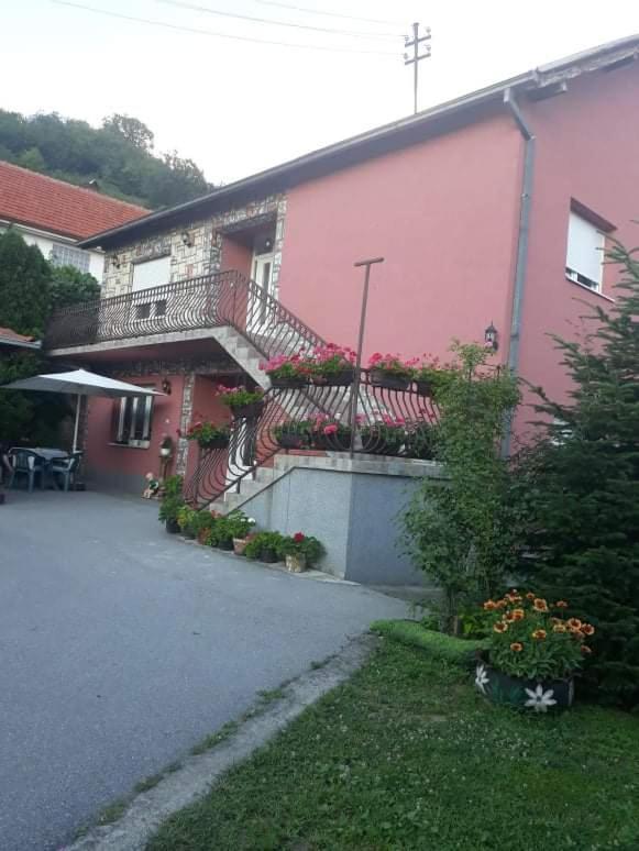 Berilovac Apartman Drina מראה חיצוני תמונה